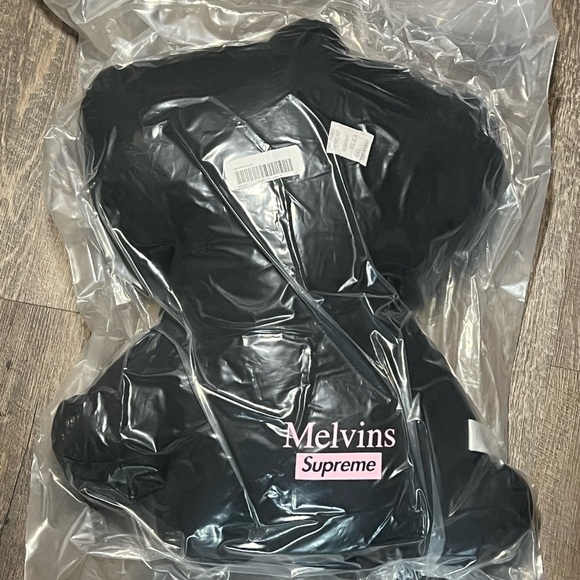 Supreme Melvin’s pillow - Picture 2 of 2